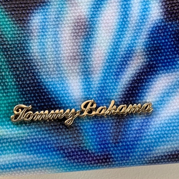 Tommy Bahama Floral Ocean Tejar Wristlet Wallet Vacation Tropical 11x7” Bag New - Picture 3 of 11